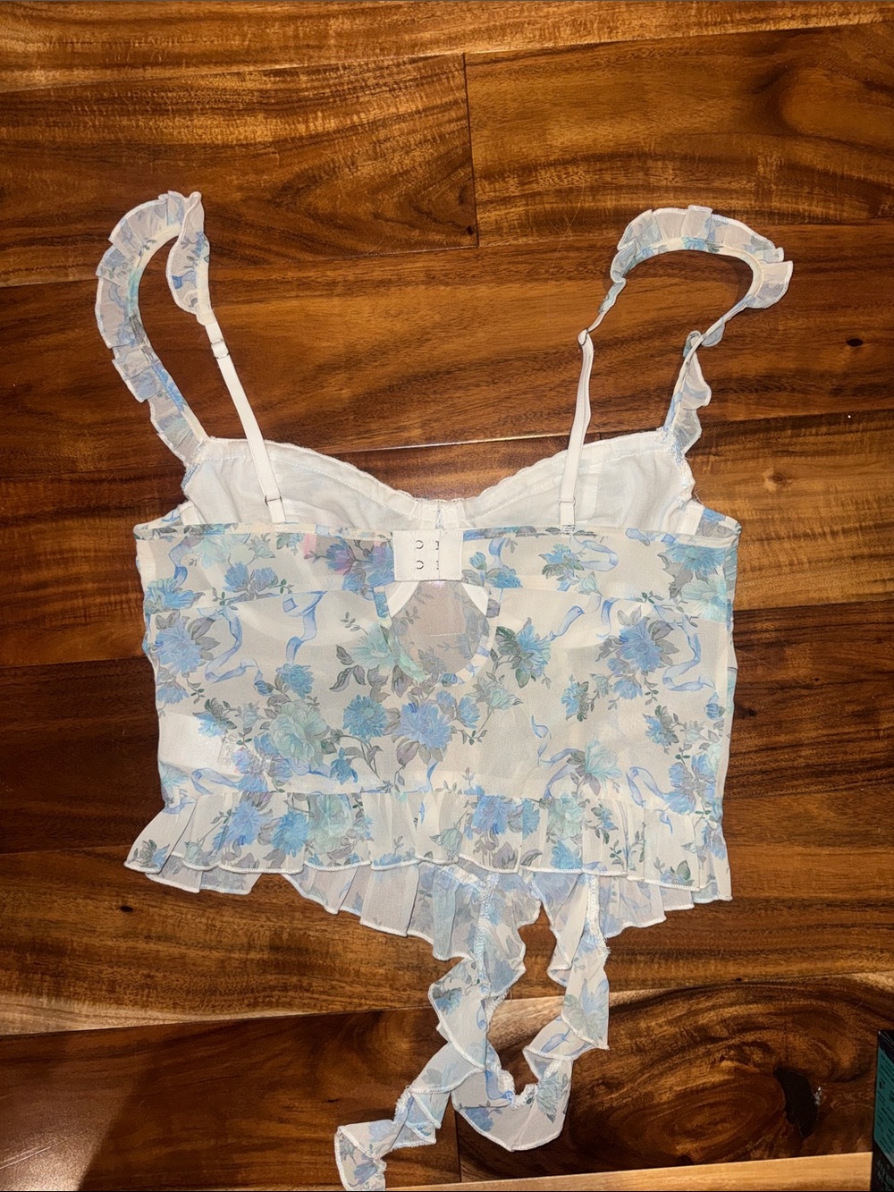 Edikted floral tank size medium - Picture 2 of 2